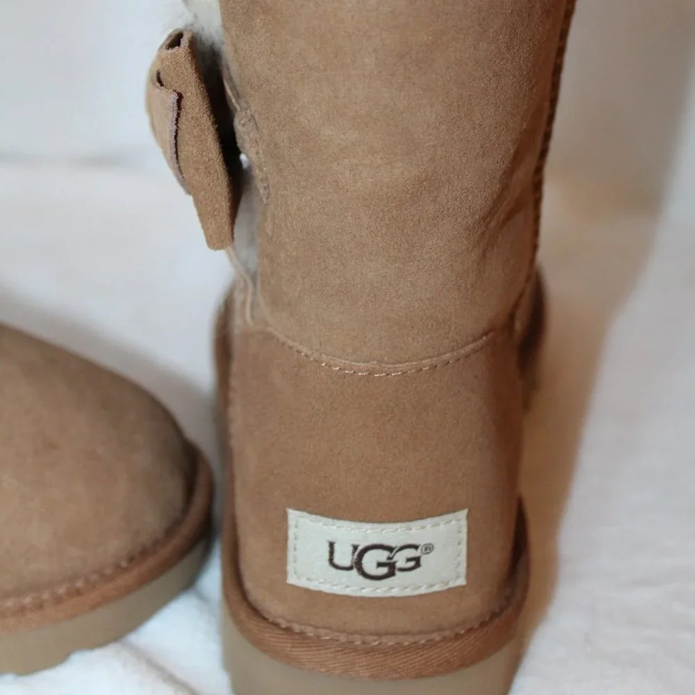 NEW UGG WOMEN'S DAELYNN LEATHER BOW SUEDE BOOTS - Picture 7 of 8